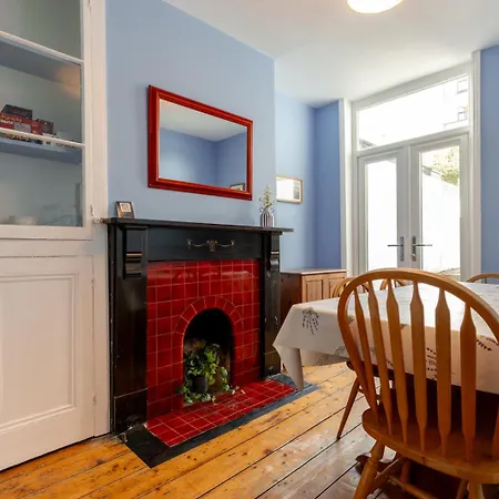 Bedminster Base - Living Made Easy