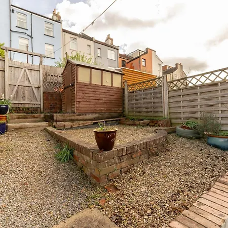 Bedminster Base - Living Made Easy