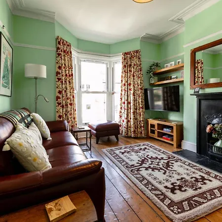 Bedminster Base - Living Made Easy