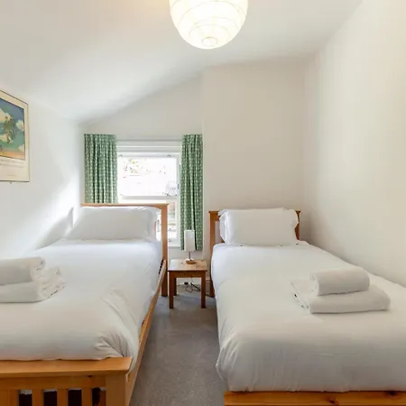 Bedminster Base - Living Made Easy