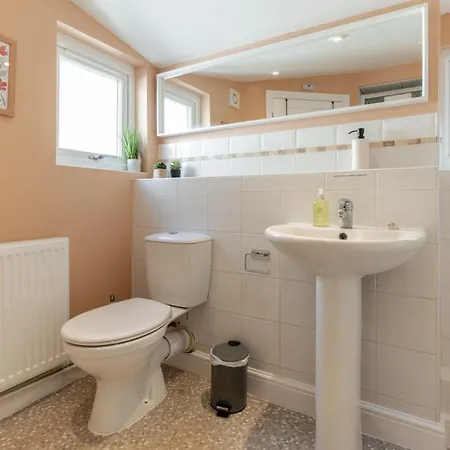 Bedminster Base - Living Made Easy